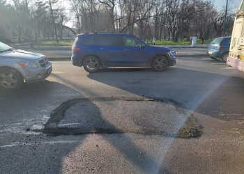 Primăria Timișoara a ajuns să se laude cu gropile pe care le astupă