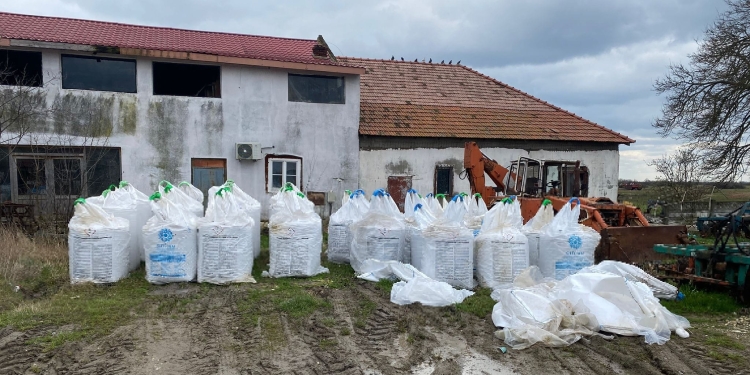 Aproape 70.000 de kilograme de îngrășământ de azot, confiscate de polițiștii din Timiș