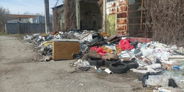 Amenzi pentru gunoaie! Fosta fabrică Guban, ajunsă groapă de gunoi pentru o firmă din București