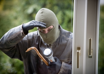 Un bărbat care a furat dintr-o casă din Giroc, arestat după trei luni