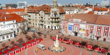 Piața Libertății, plină de căsuțe! Se deschide Târgul de Paște