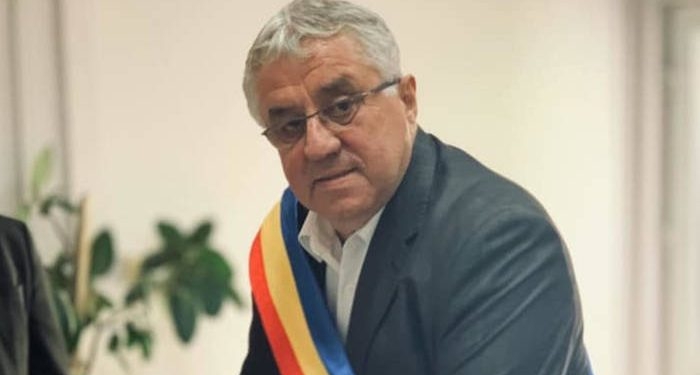 Încă o reușită a primarului de Recaș! Rămâne în funcție, dar cu o tăiere salarială de 10%