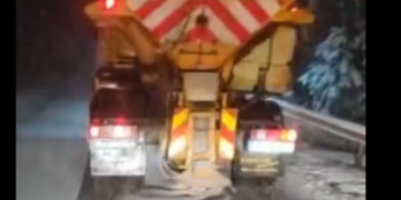 A revenit iarna în unele zone din vestul țării! Drumarii au avut de muncă noaptea trecută