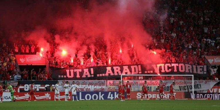 Încăierare între suporterii UTA Arad și cei clujeni înaintea meciului din SuperLiga României