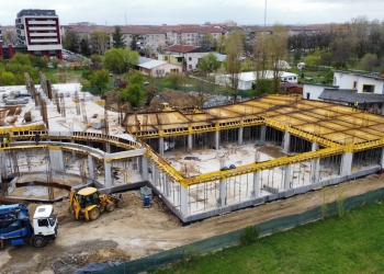 Noua clădire a Liceului Waldorf din Timișoara a ajuns la primul etaj FOTO