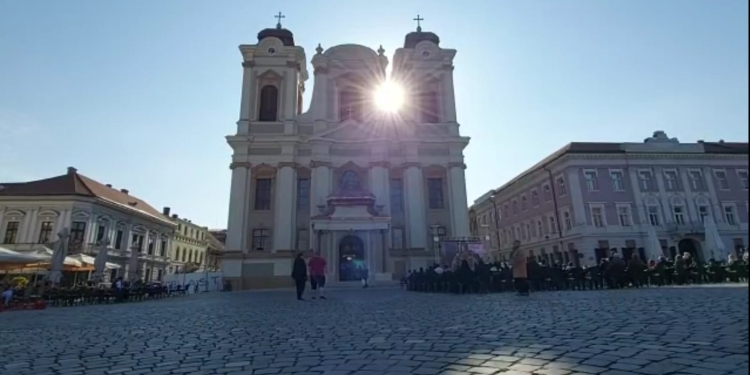 Domul Catolic din Timișoara, resfințit după lucrările de restaurare. Sute de oameni prezenți