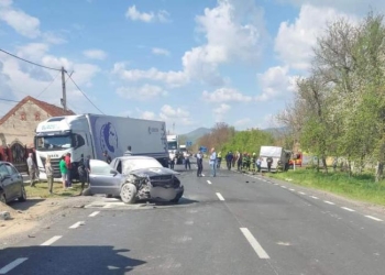 5 mașini avariate. O persoană a decedat și 4 au ajuns la spital