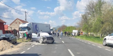 5 mașini avariate. O persoană a decedat și 4 au ajuns la spital