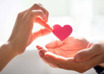 Femeile creștine din Timișoara au ajutat zeci de oameni de Paște, prin proiectul „Adoptă o familie”