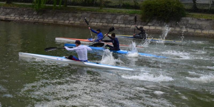 Concursuri de kaiac-canoe și bărci dragon pe Bega, la Timișoara, în acest sfârșit de săptămână