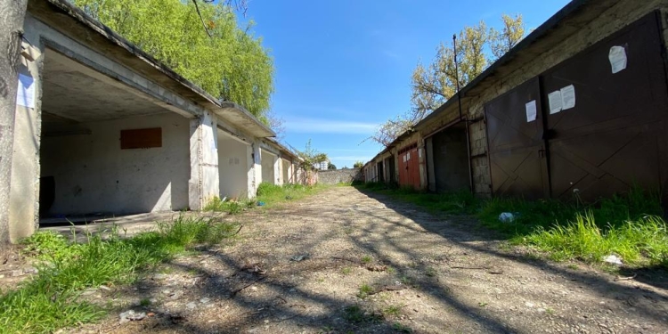 Zeci de garaje din zona Șagului vor fi demolate pentru a fi create noi locuri de parcare și spații verzi