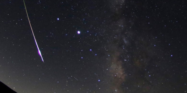 Ploaie de stele căzătoare în acest weekend