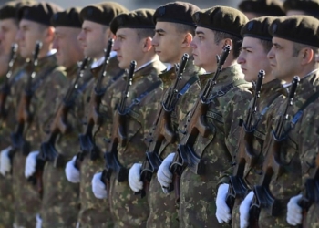 Ceremonie militară cu ocazia Zilei Forțelor Terestre Române, la Timișoara