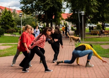 Asociația Unfold Motion aduce dansul contemporan în comuna Cărpiniș