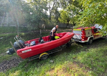 Voluntarii din Olanda și Bihor continuă căutările pe râul Mureș pentru a găsi a patra victimă a accidentului de barcă