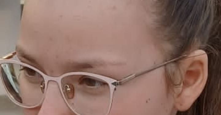 Copilă dispărută de acasă! Dacă o vedeți, apelați 112