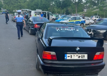 Polițiștii nu s-au plictisit. Teanc de certificate de înmatriculare retrase