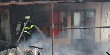 Magazin în flăcări, într-un oraș din Vestul țării