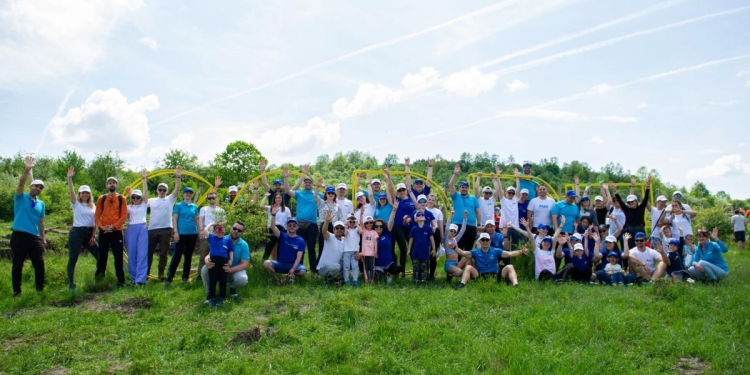 Mii de puieți plantați la Recaș, într-o campanie de voluntariat