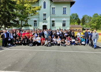 VIDEO Zeci de elevi din Timiș, „Prietenii Pompierilor”