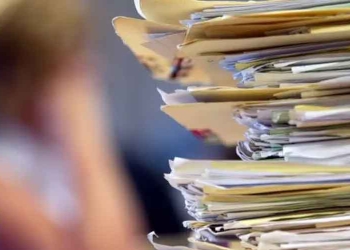 Mii de locuitori din Timiș își vor primi curțile și grădinile, în baza a două legi. Pas important făcut de prefectul Ritivoiu