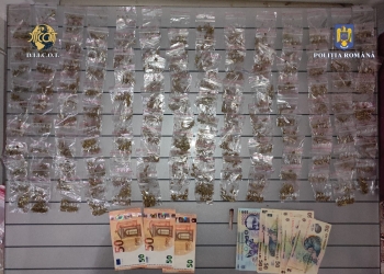 VIDEO Traficanți de droguri reținuți de polițiști, în vestul țării