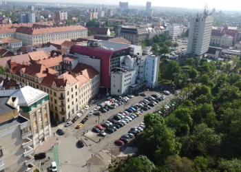 250 de locuri de parcare amenajate în spatele magazinului Bega din Timișoara