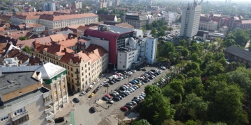 250 de locuri de parcare amenajate în spatele magazinului Bega din Timișoara