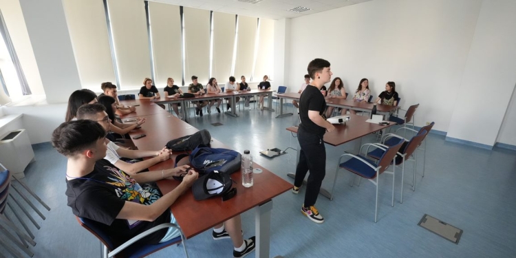 Copii motivați de Politehnică să studieze! PoliCamp se desfășoară la Timișoara și Hundeoara