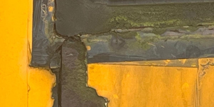 VIDEO Săraca școală bogată din Dumbrăvița! „Dotare” plină de rugină pe 4 roți, pentru elevi