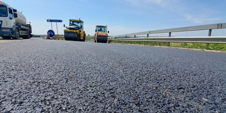 Atenție, șoferi! Reparații pe mai multe drumuri din vestul țării și pe autostrada A1
