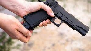Un pistol cu bile a trimis un bărbat din vestul țării direct la spital!