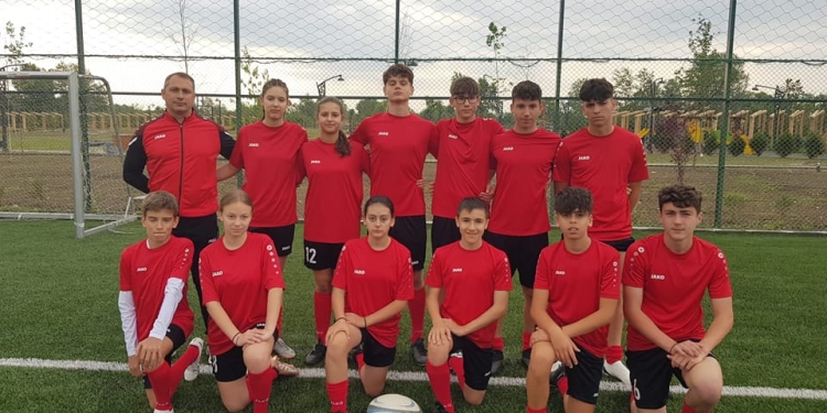 Rugby-ul are viitor, la Timișoara! Echipa de la „Carmen Sylva”, argint la campionatele naționale