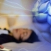 Medic timișorean: Utilizarea telefonului în dormitor, printre cauzele principale ale lipsei cronice de somn