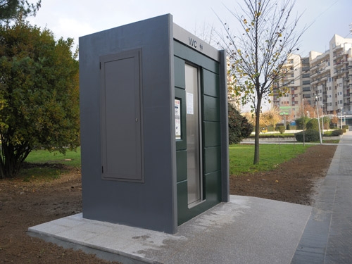 În Piața 700 și Parcul Civic apar toalete publice inteligente