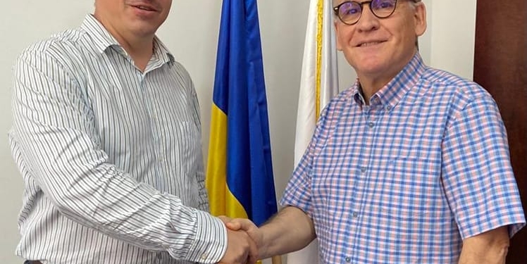 Traseismul se practică și în literatură! Fan declarat USR, Marcel Tolcea alege tabăra lui Cosmin Tabără