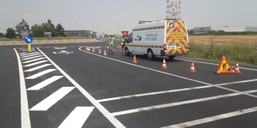 Continuă aplicarea de marcaje rutiere pe centura de nord a Timișoarei