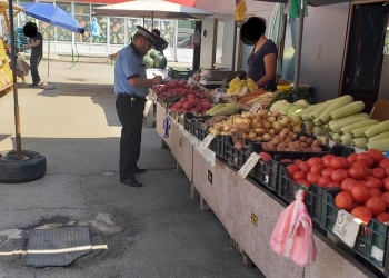 Încă două piețe din Timișoara, luate la puricat de polițiștii locali