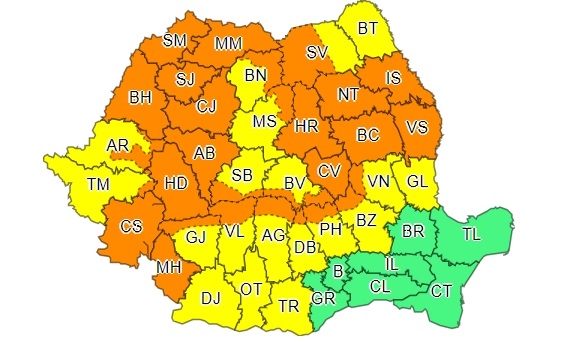 Ploi, vijelii și grindină în vestul țării! Avertizările meteorologilor