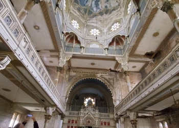 Uitată de autorități de 4 decenii, sinagoga din Fabric primește o nouă șansă!