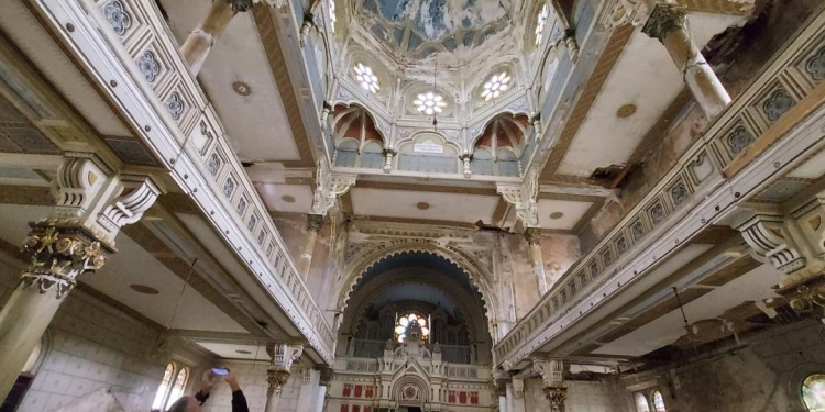 Uitată de autorități de 4 decenii, sinagoga din Fabric primește o nouă șansă!