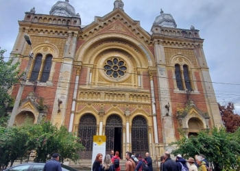 Uitată de autorități de 4 decenii, sinagoga din Fabric primește o nouă șansă!