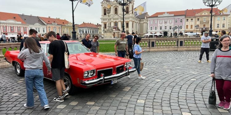 „Bătrânele doamne” la Retroparada Toamnei, de la Timișoara