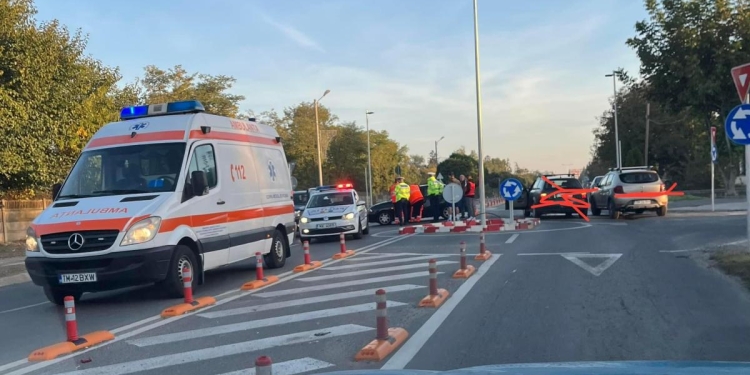 Trafic blocat în Giroc! Accident într-unul dintre sensurile giratorii