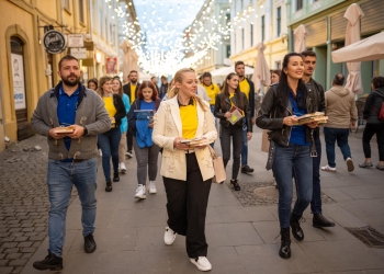 Cărți împărțite în centrul Timișoarei, de Ziua Mondială a Sănătății Mintale