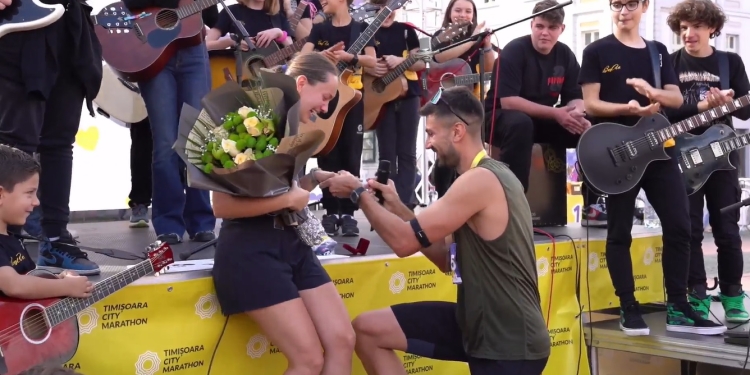 Vor alerga împreună și prin viață! Cerere de căsătorie inedită la Timisoara City Marathon