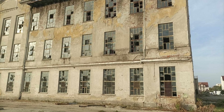 Focar de infecție la fosta fabrică de țigarete din Timișoara