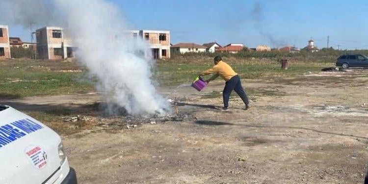 Amendă de aproape 10.000 euro pentru un bărbat care a dat foc la gunoaie în zona Kuncz