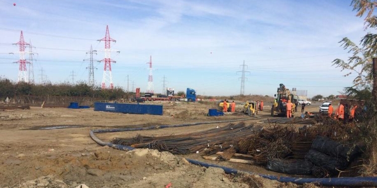 Se intervine pentru relocarea ultimilor stâlpi de înaltă tensiune din Moșnița Nouă ce stau în calea centurii de sud