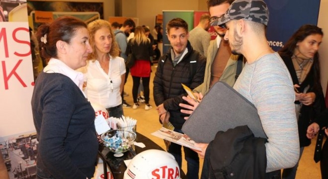 Concurență de 4 pe 1 job la Zilele Carierei, târgul universitar de joburi